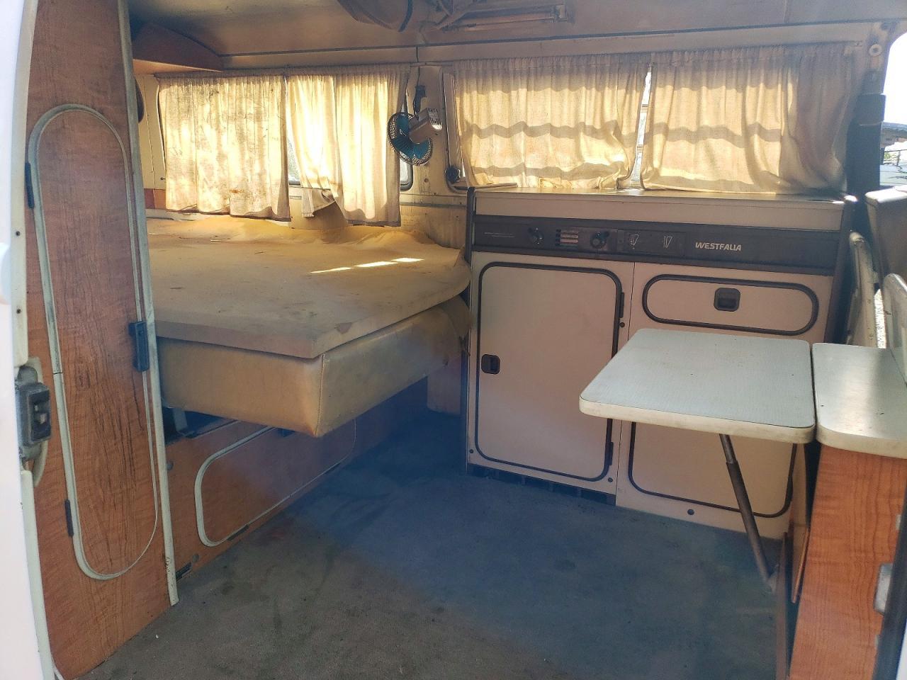 Salvage 1970 Volkswagen Transporter 
