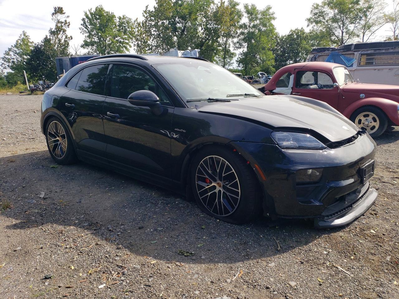 Salvage 2025 Porsche Macan 4s