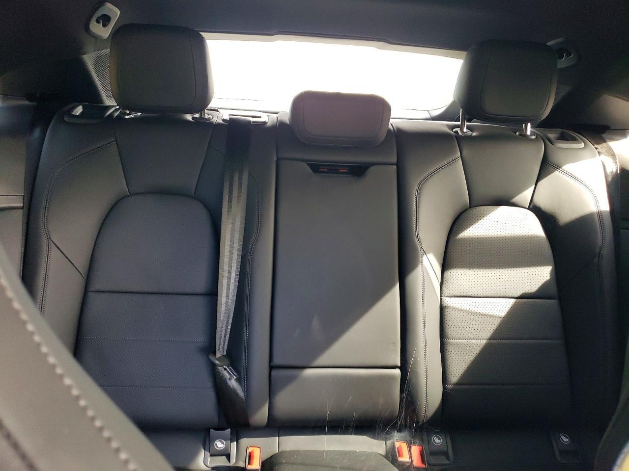 Salvage 2025 Porsche Macan 4s