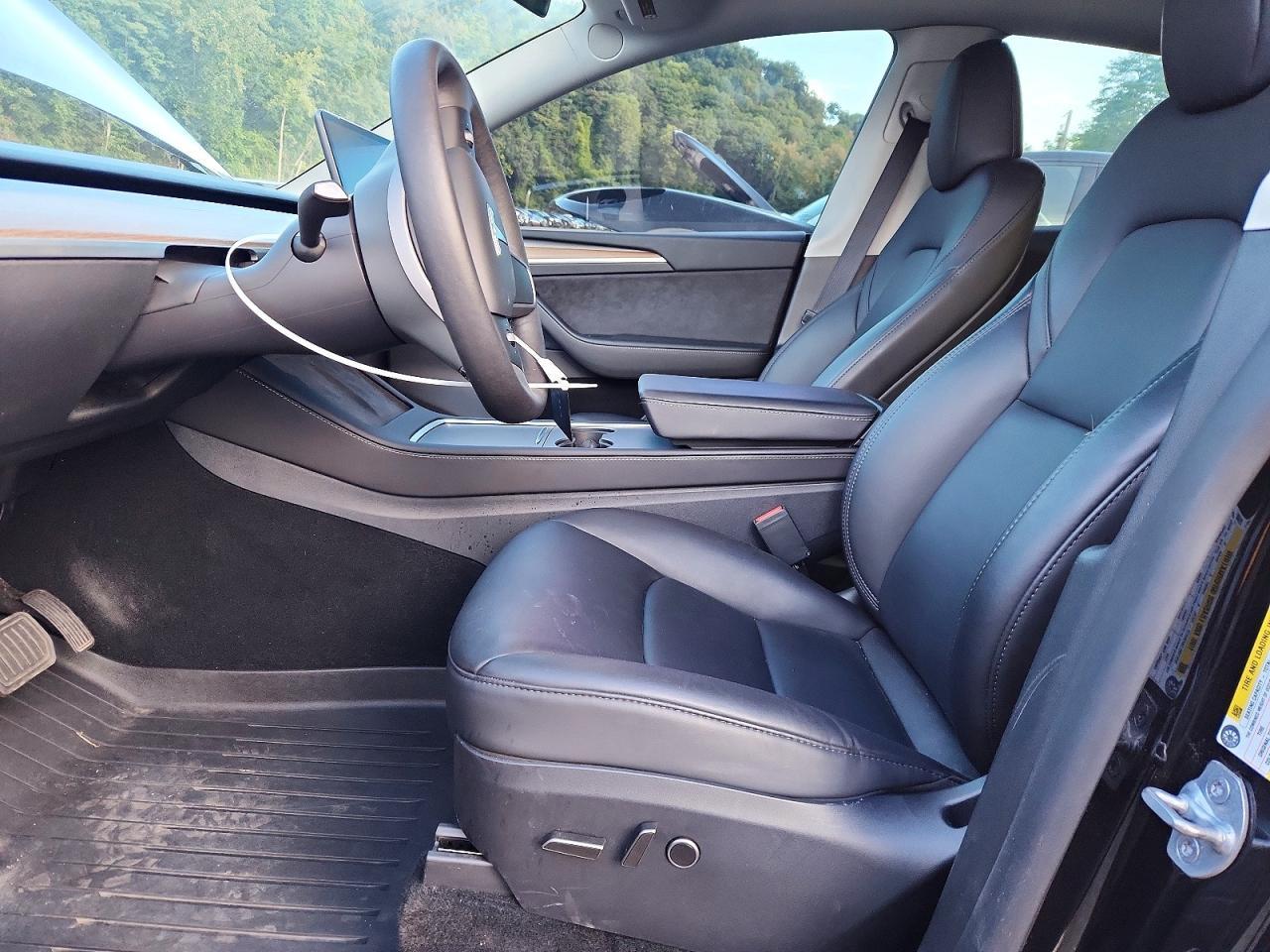 Salvage 2025 Tesla Model Y 