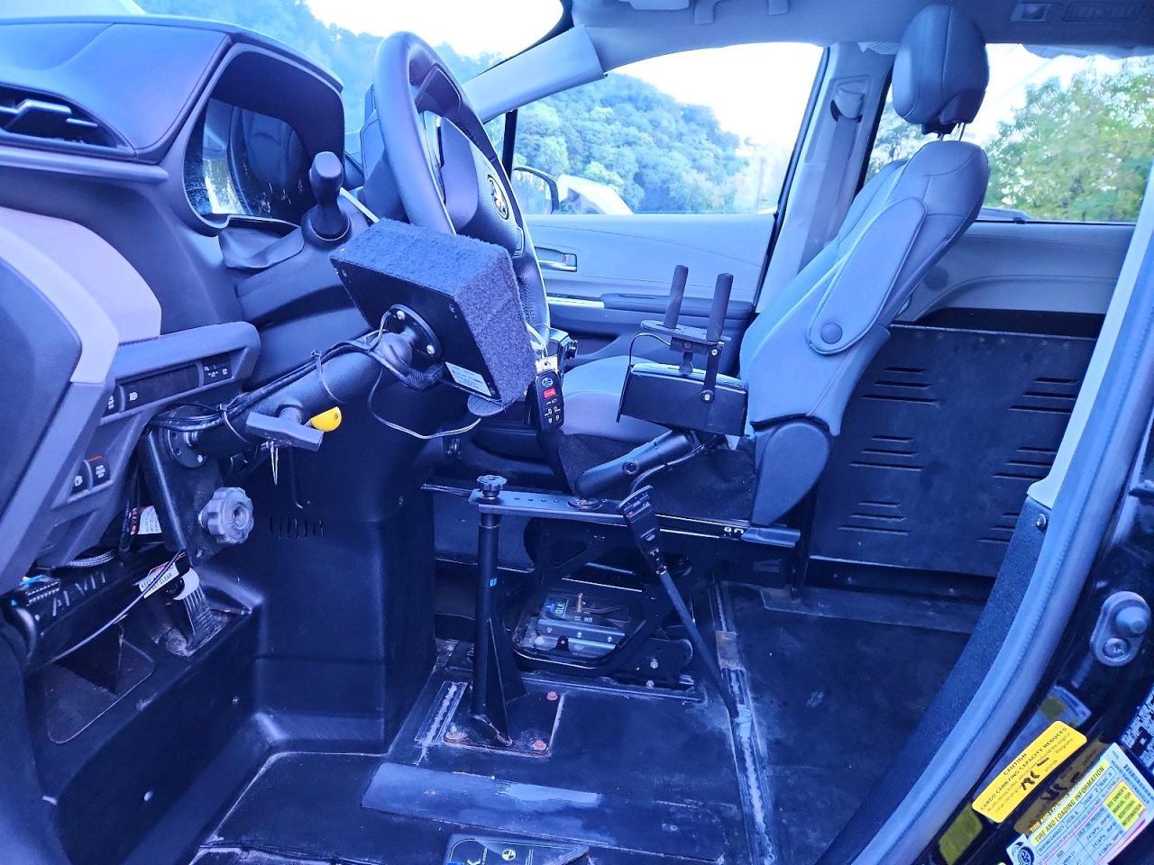 Salvage 2024 Toyota Sienna Braunability