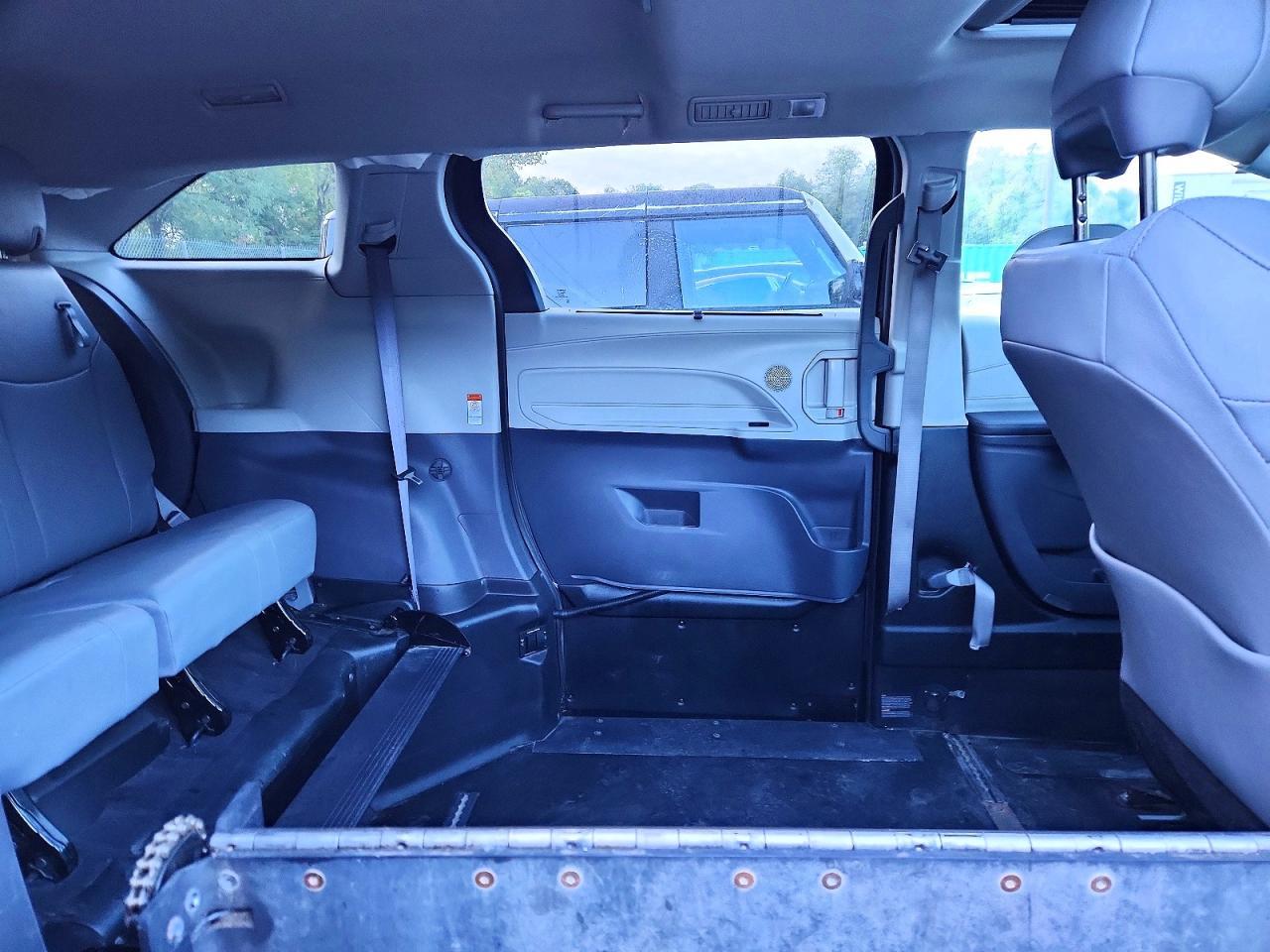 Salvage 2024 Toyota Sienna Braunability