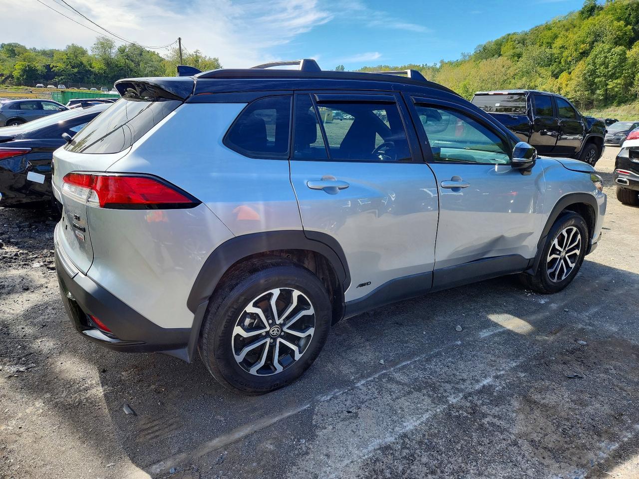 Salvage 2024 Toyota Corolla Cross Hybrid Se