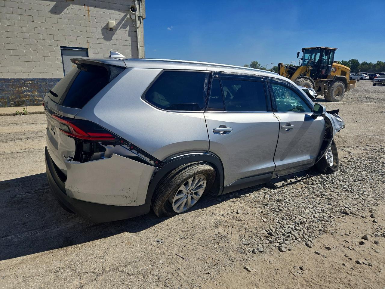 Salvage 2025 Toyota Grand Highlander 