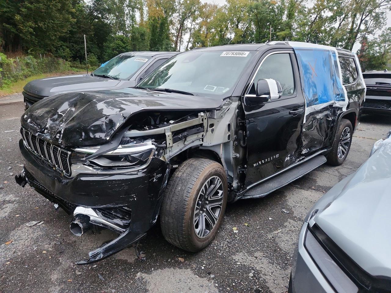 Salvage 2025 Jeep Wagoneer L 