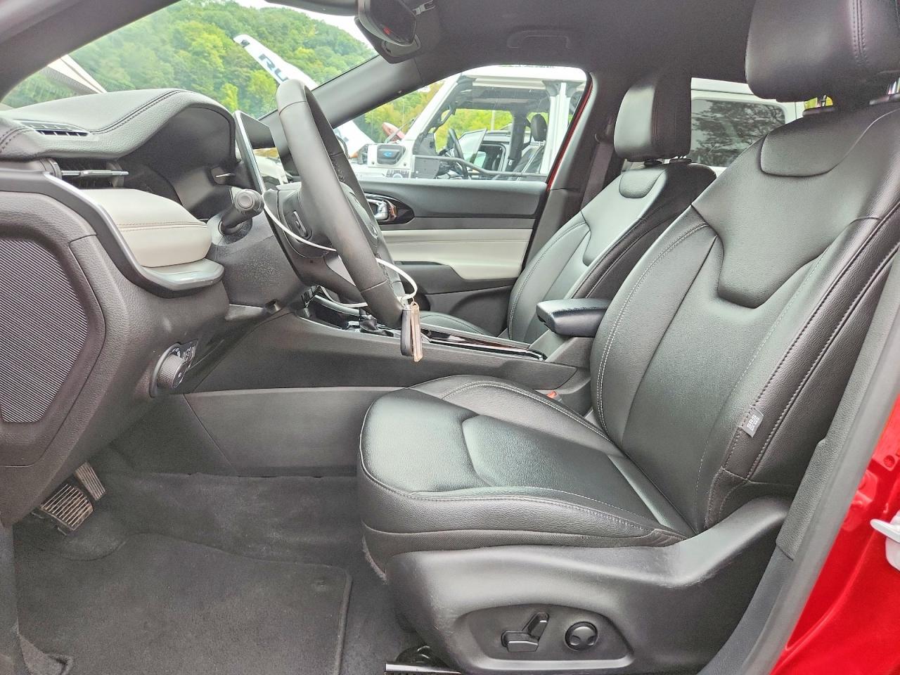 Salvage 2025 Jeep Compass Limited