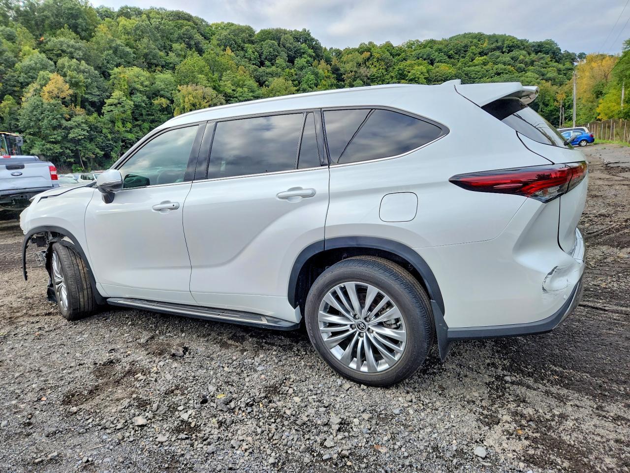 Salvage 2024 Toyota Highlander Platinum