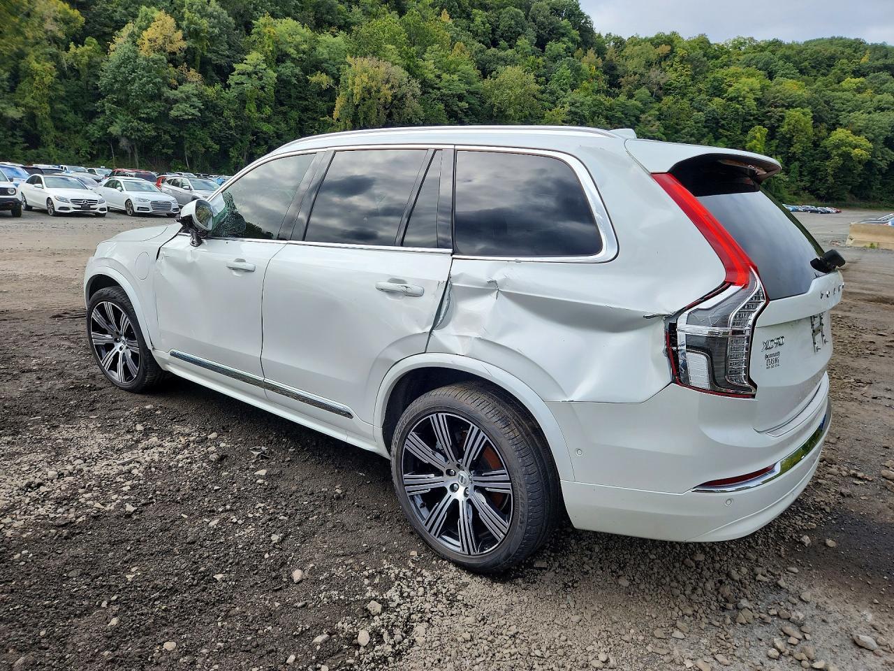 Salvage 2025 Volvo Xc90 Plus