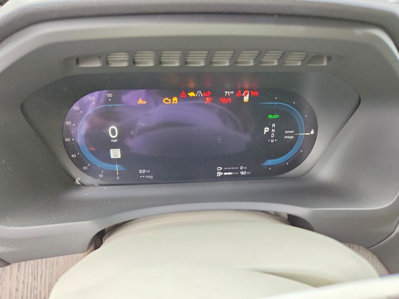 Salvage 2025 Volvo Xc90 Plus
