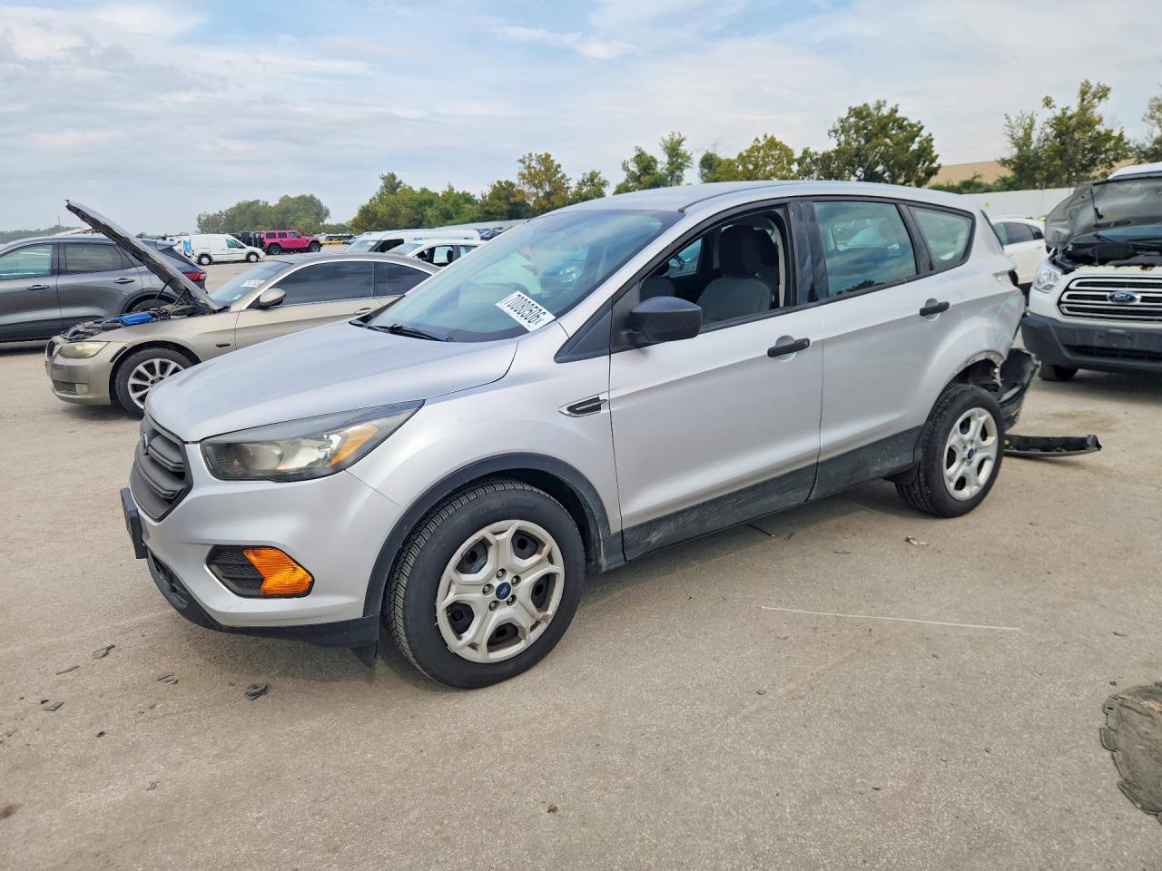 Salvage 2019 Ford Escape 