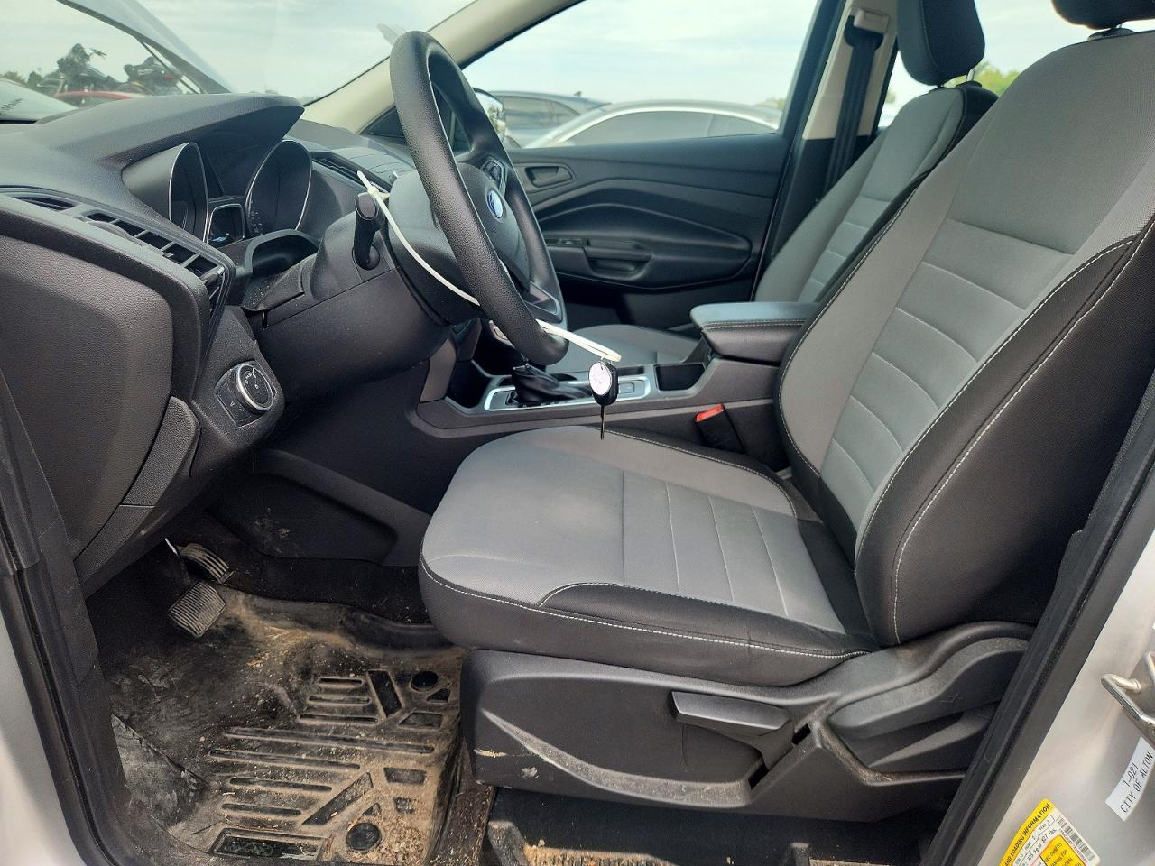 Salvage 2019 Ford Escape 