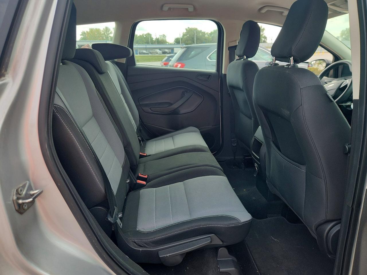 Salvage 2019 Ford Escape 
