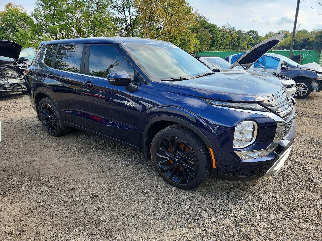 Salvage 2024 Mitsubishi Outlander Se