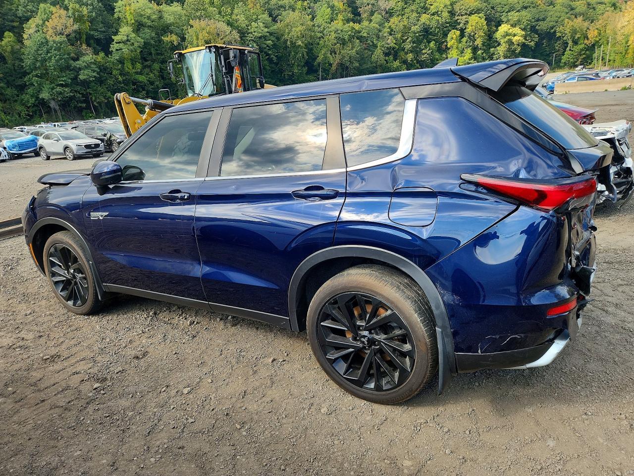 Salvage 2024 Mitsubishi Outlander Se