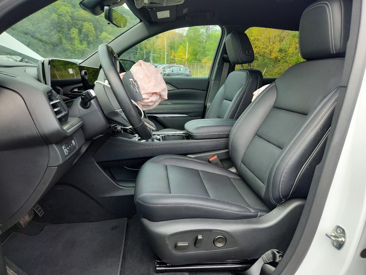 Salvage 2026 Chevrolet Traverse Lt
