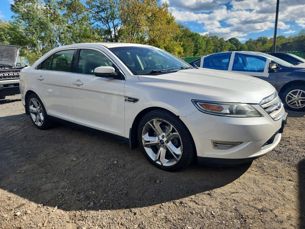 Salvage 2012 Ford Taurus Sho