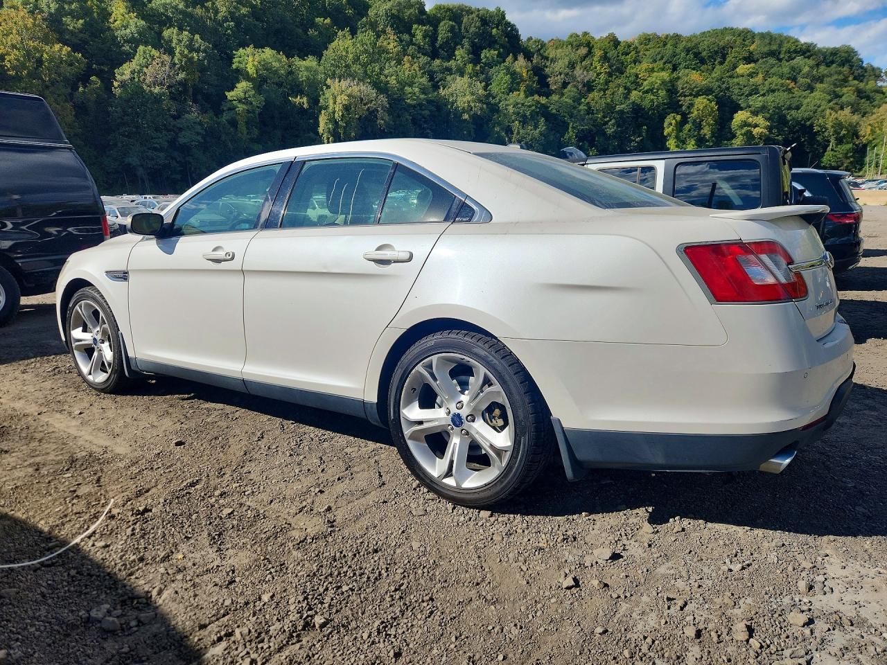 Salvage 2012 Ford Taurus Sho