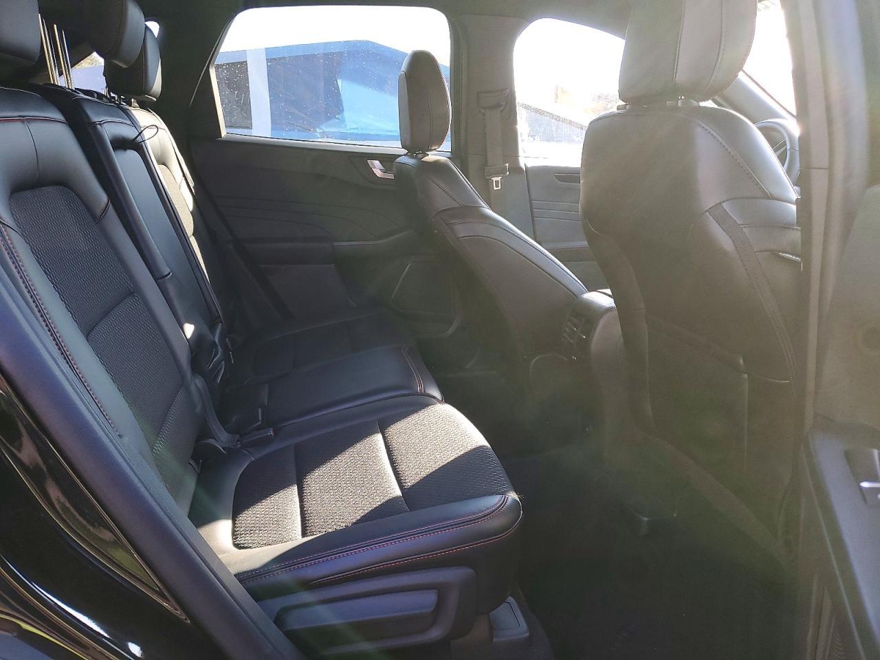 Salvage 2025 Ford Escape 