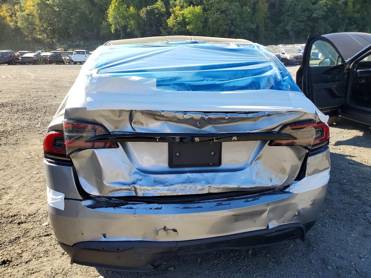 Salvage 2025 Tesla Model X 