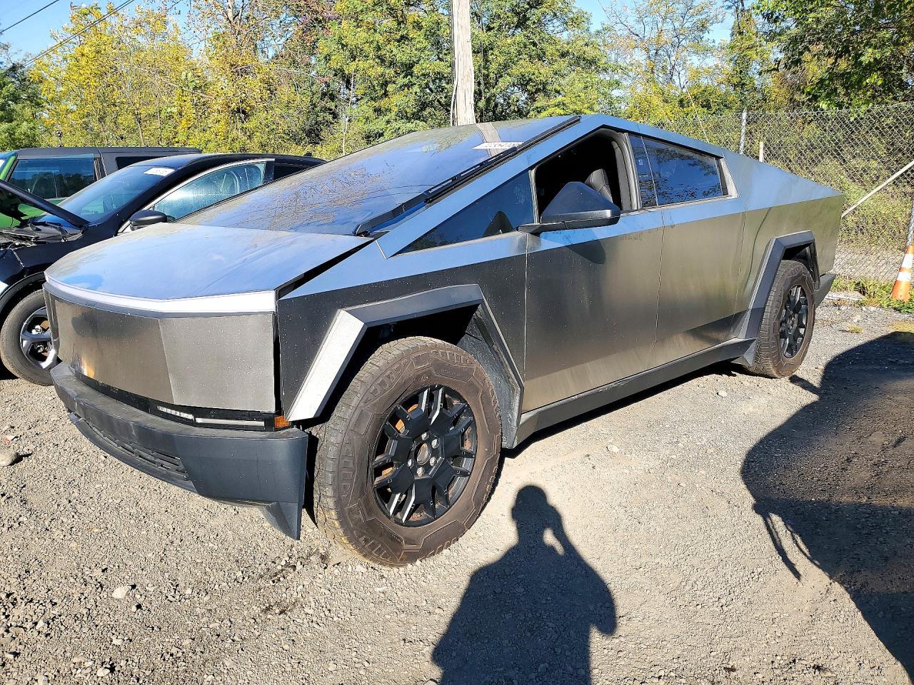 Salvage 2024 Tesla Cybertruck 
