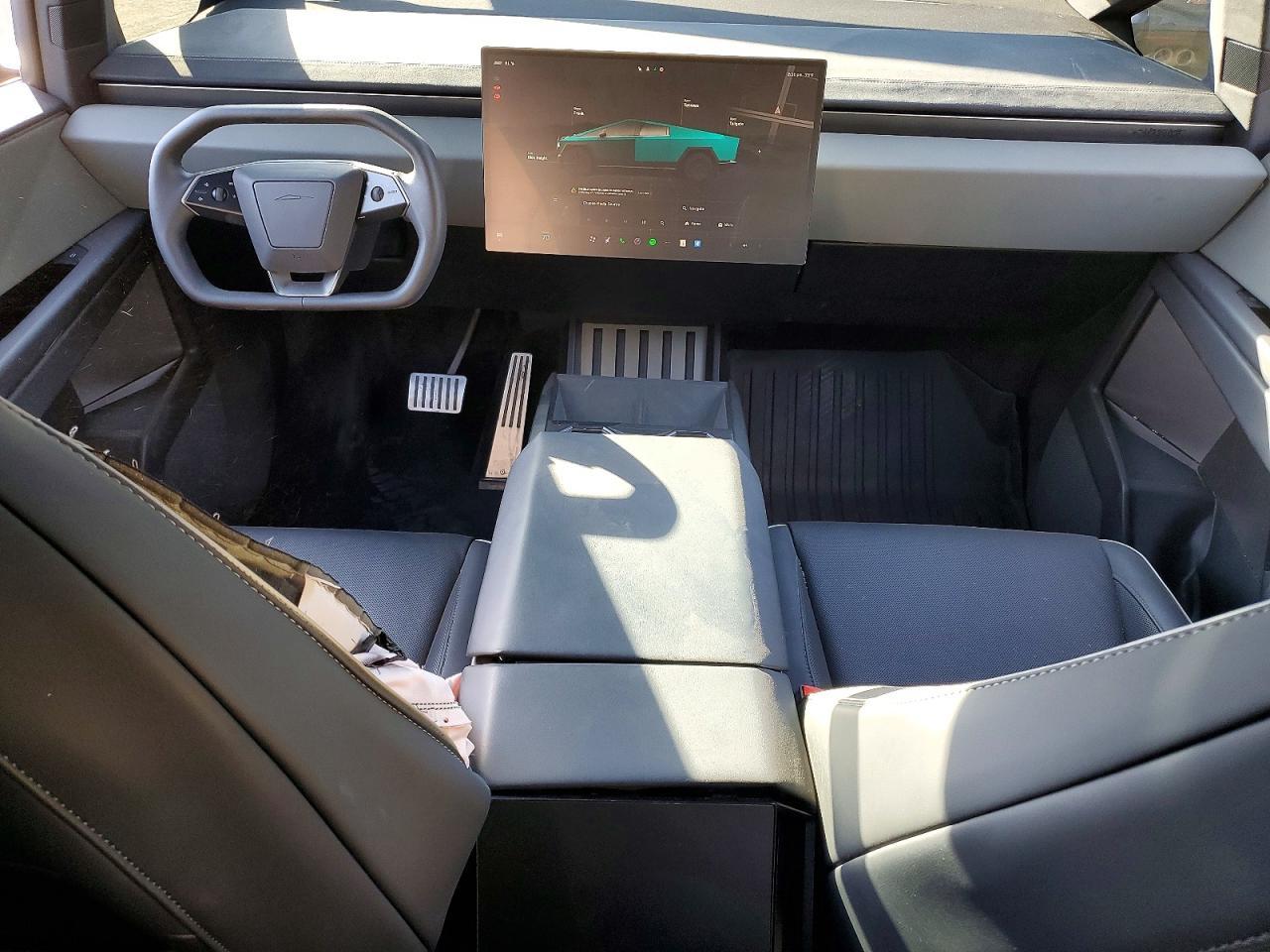 Salvage 2024 Tesla Cybertruck 