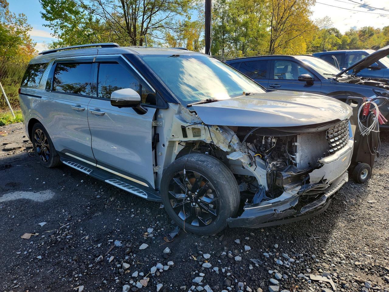 Salvage 2024 Kia Carnival Prestige