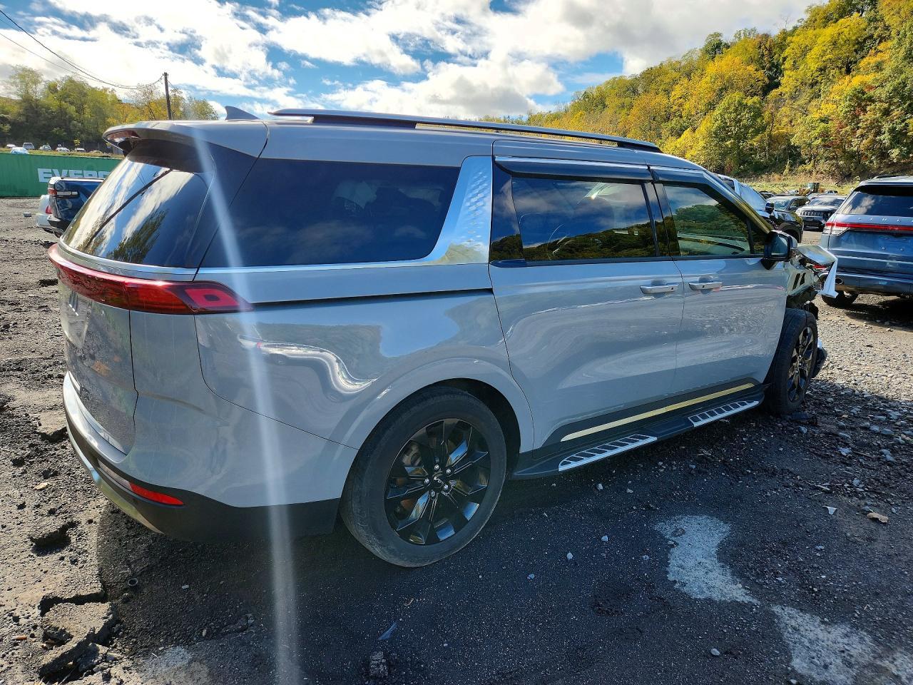 Salvage 2024 Kia Carnival Prestige