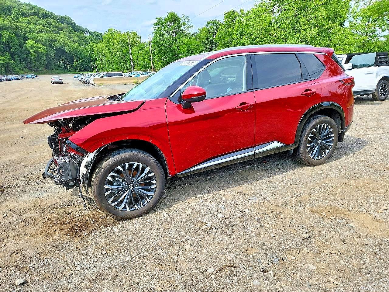 Salvage 2025 Nissan Rogue Platinum