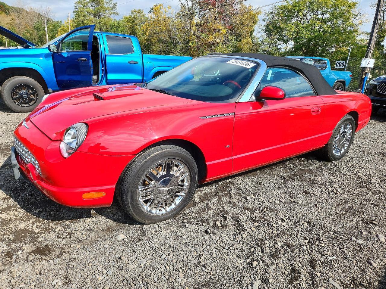 Salvage 2002 Ford Thunderbird 
