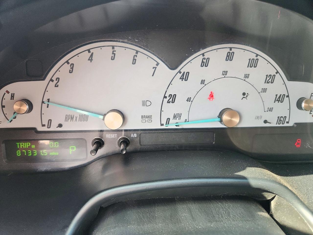 Salvage 2002 Ford Thunderbird 