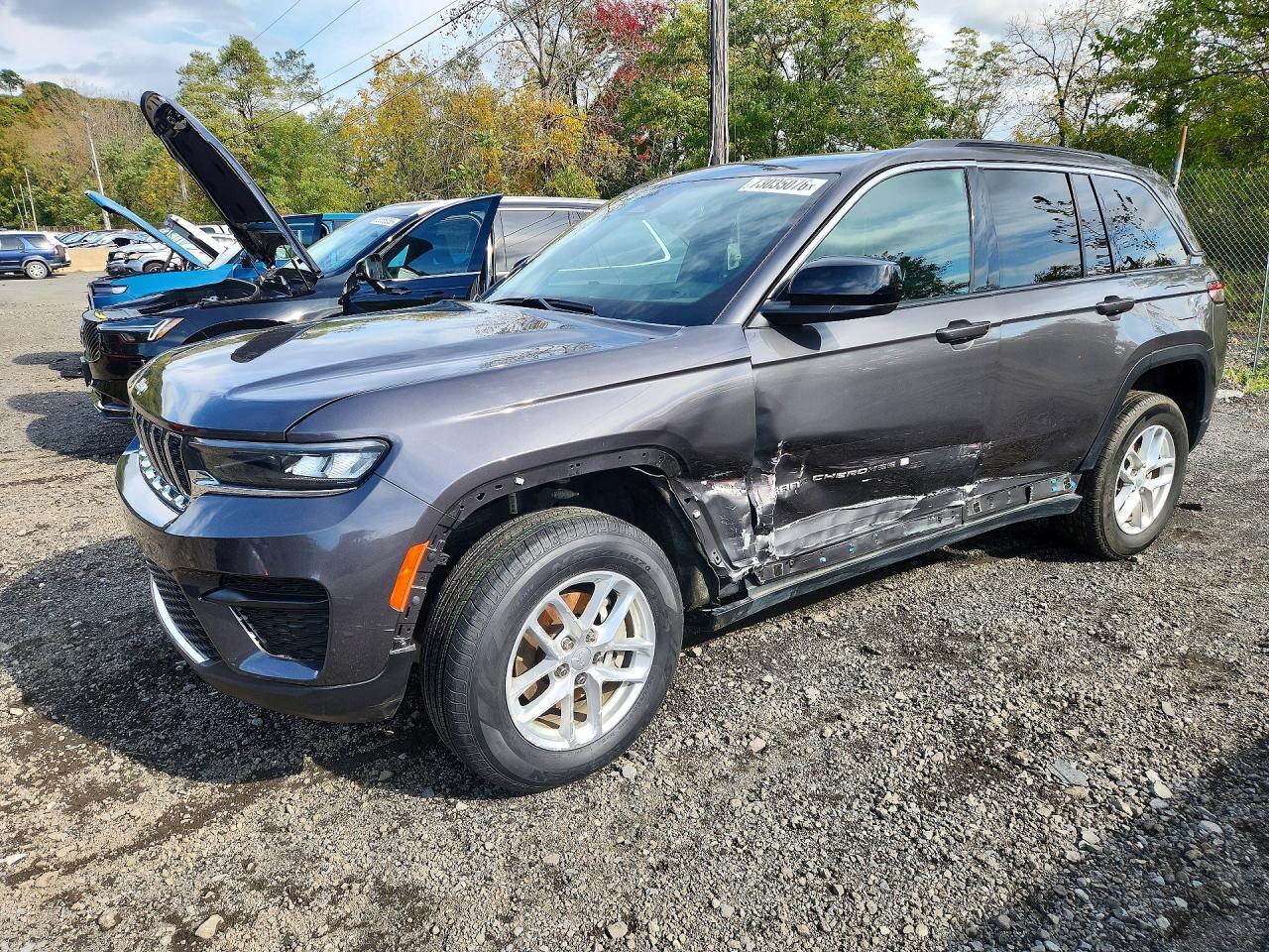 Salvage 2024 Jeep Grand Cherokee Laredo