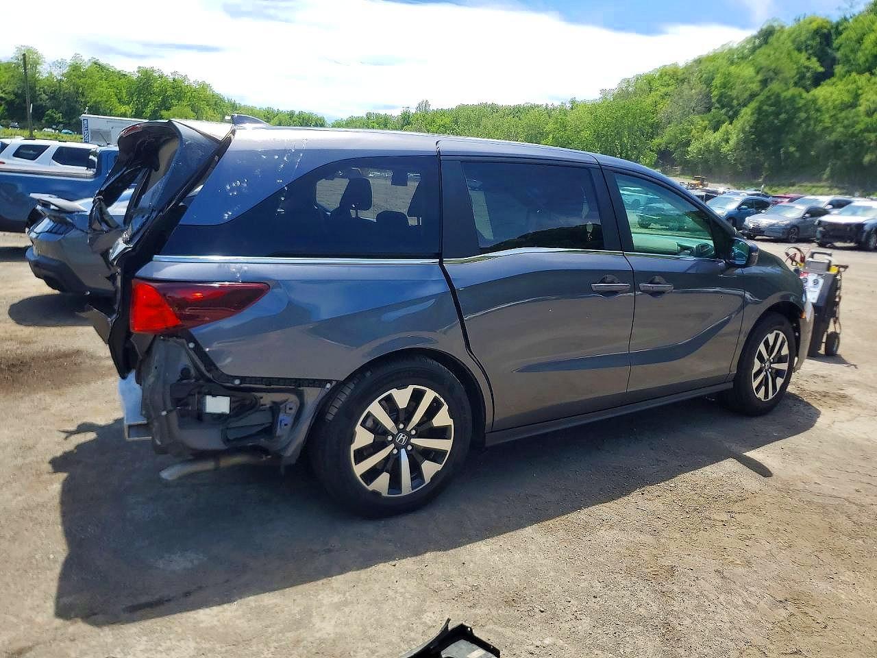 Salvage 2025 Honda Odyssey Exl