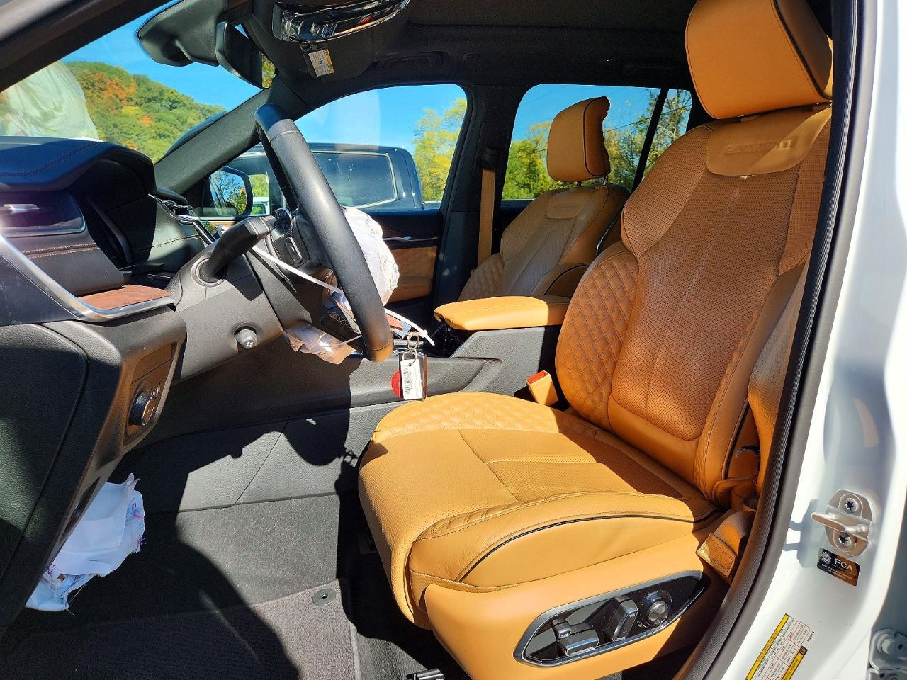 Salvage 2023 Jeep Grand Cherokee Summit
