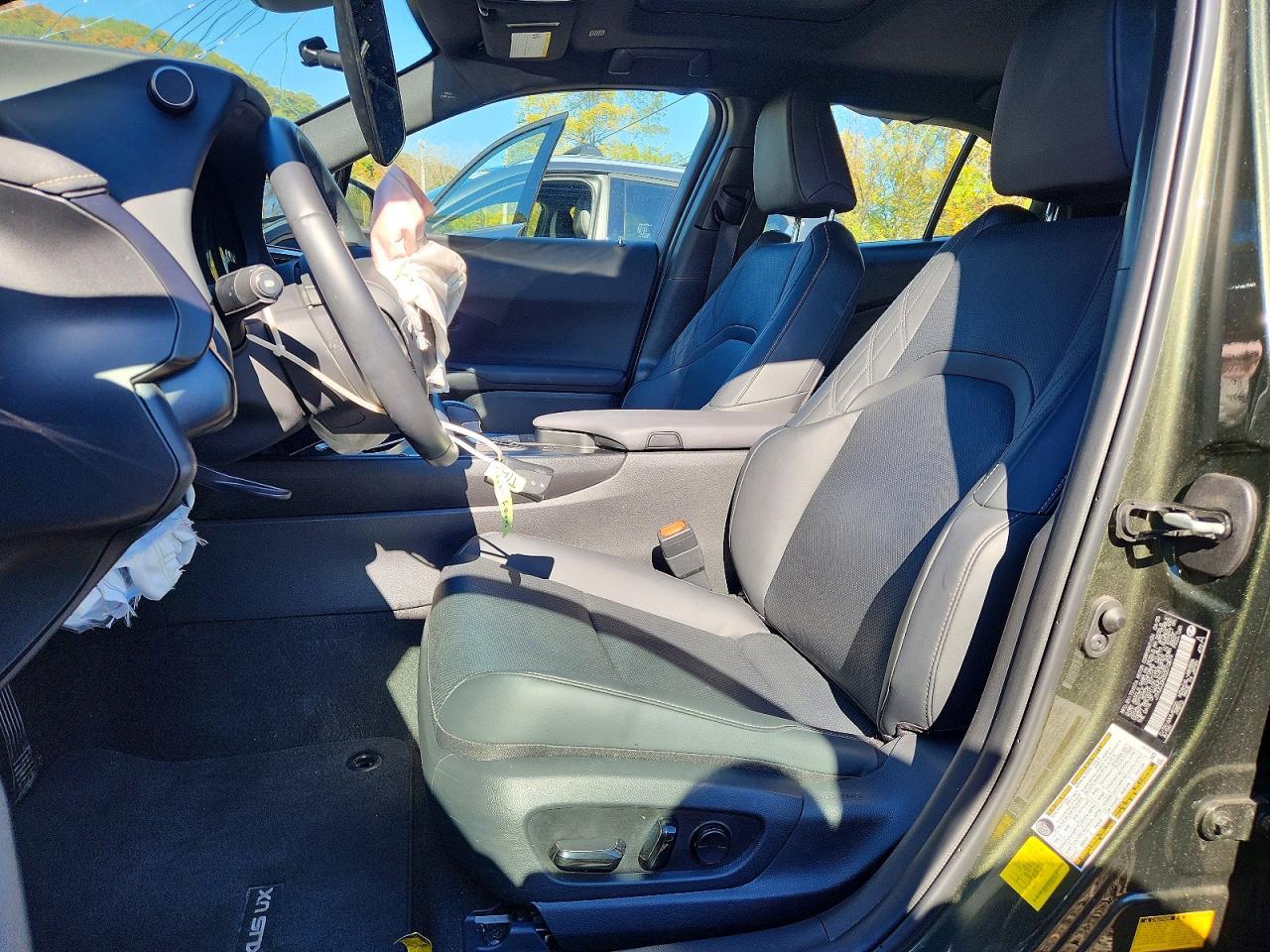 Salvage 2025 Lexus Ux 300h 