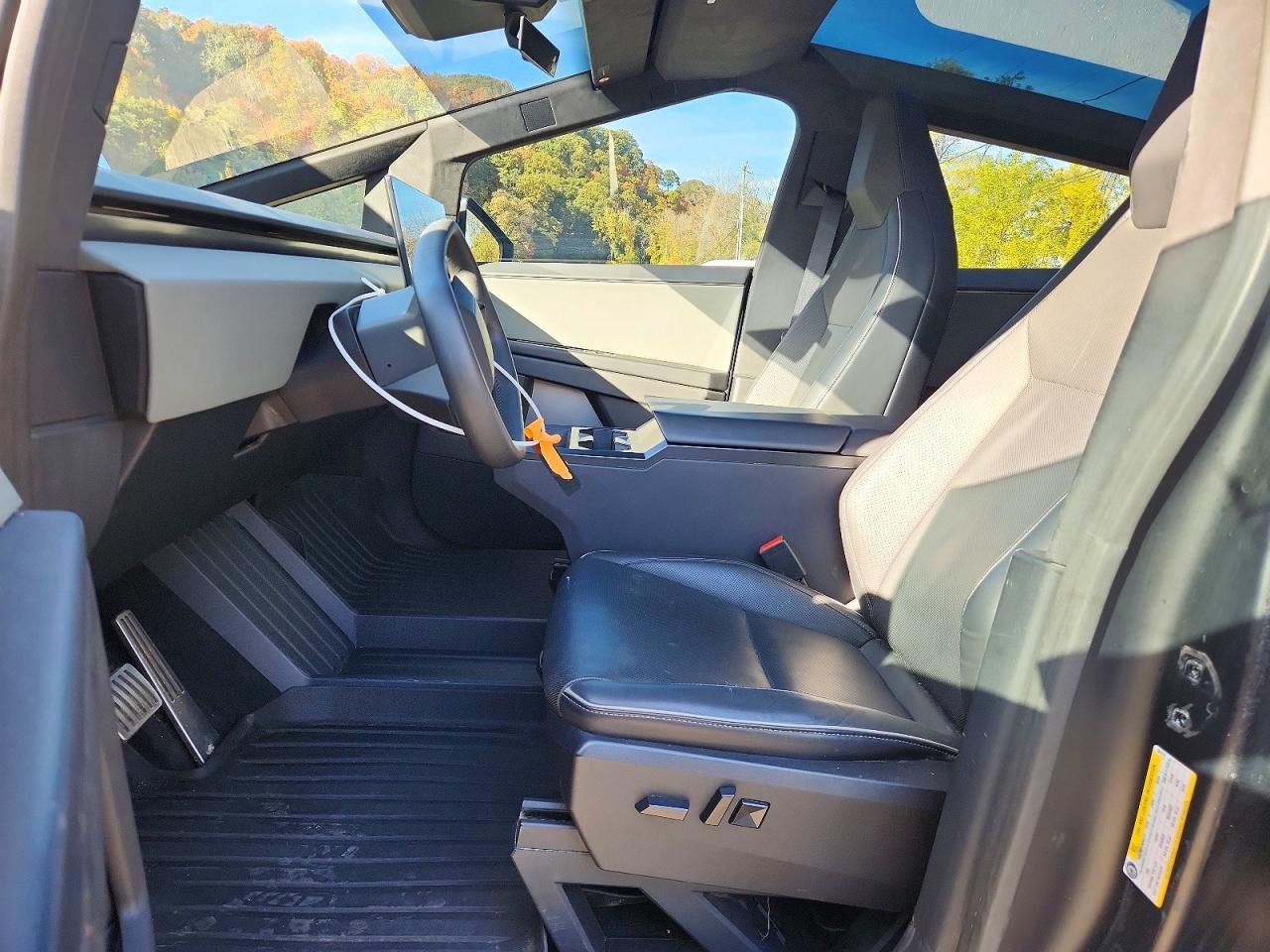 Salvage 2024 Tesla Cybertruck 