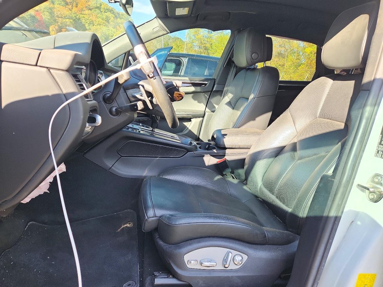 Salvage 2022 Porsche Macan 