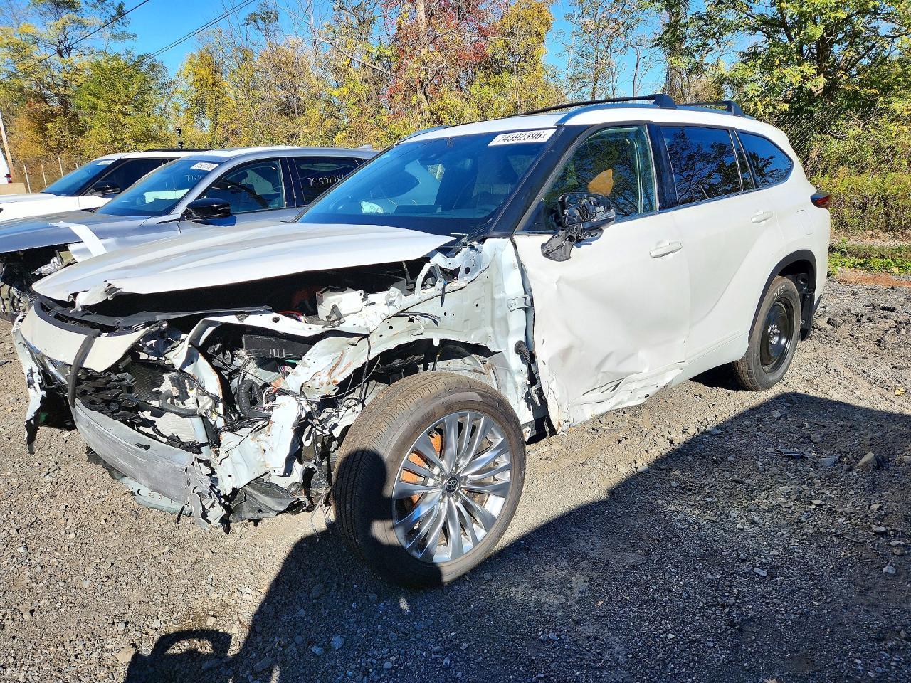 Авто з США 2025 Toyota Highlander Hybrid Platinum