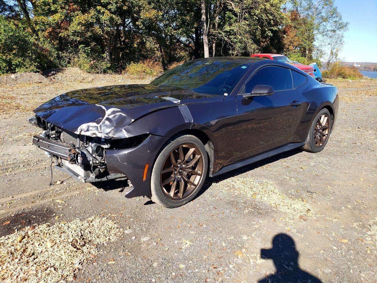 Salvage 2024 Ford Mustang 
