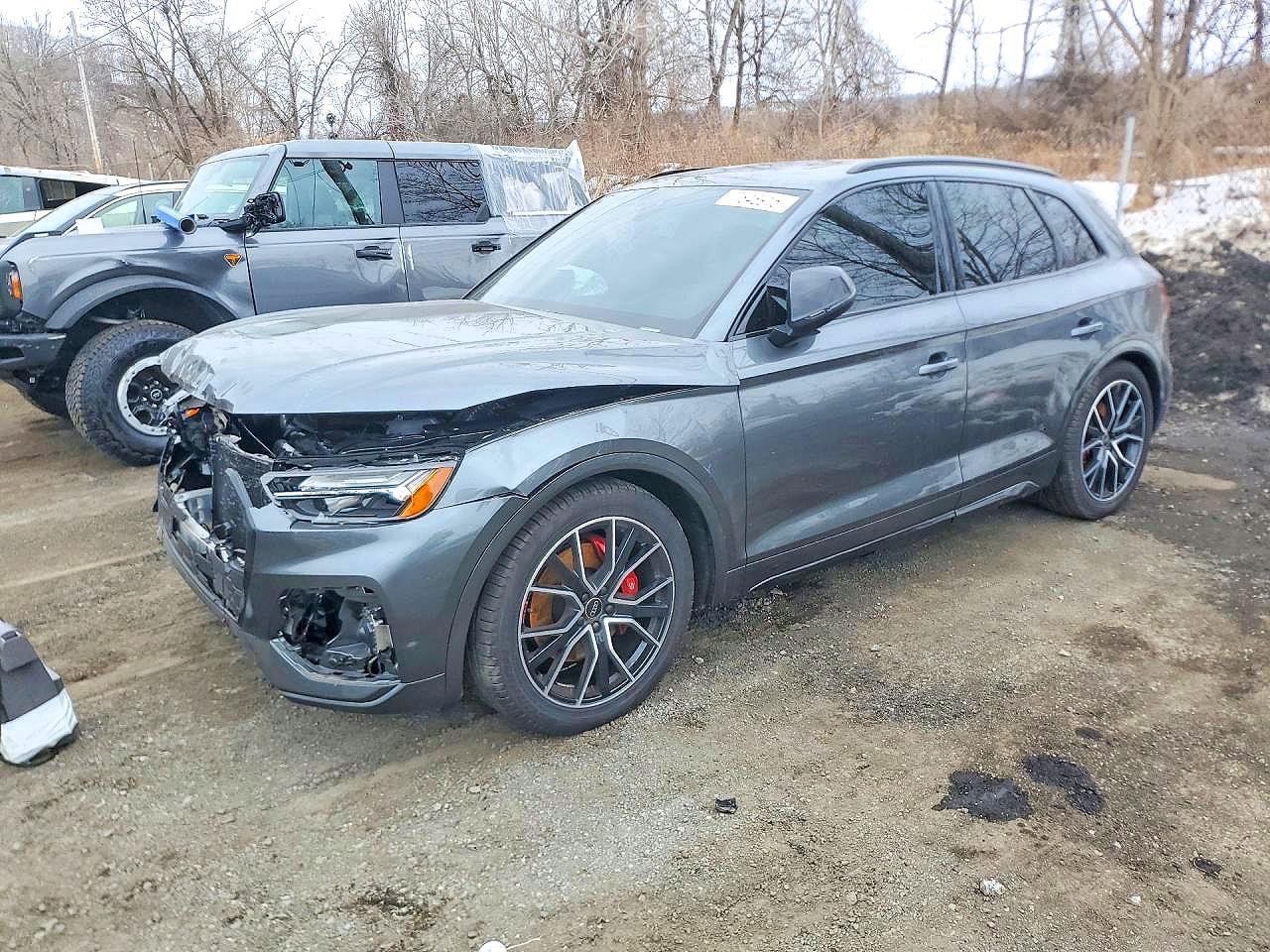 Salvage 2025 Audi Sq5 