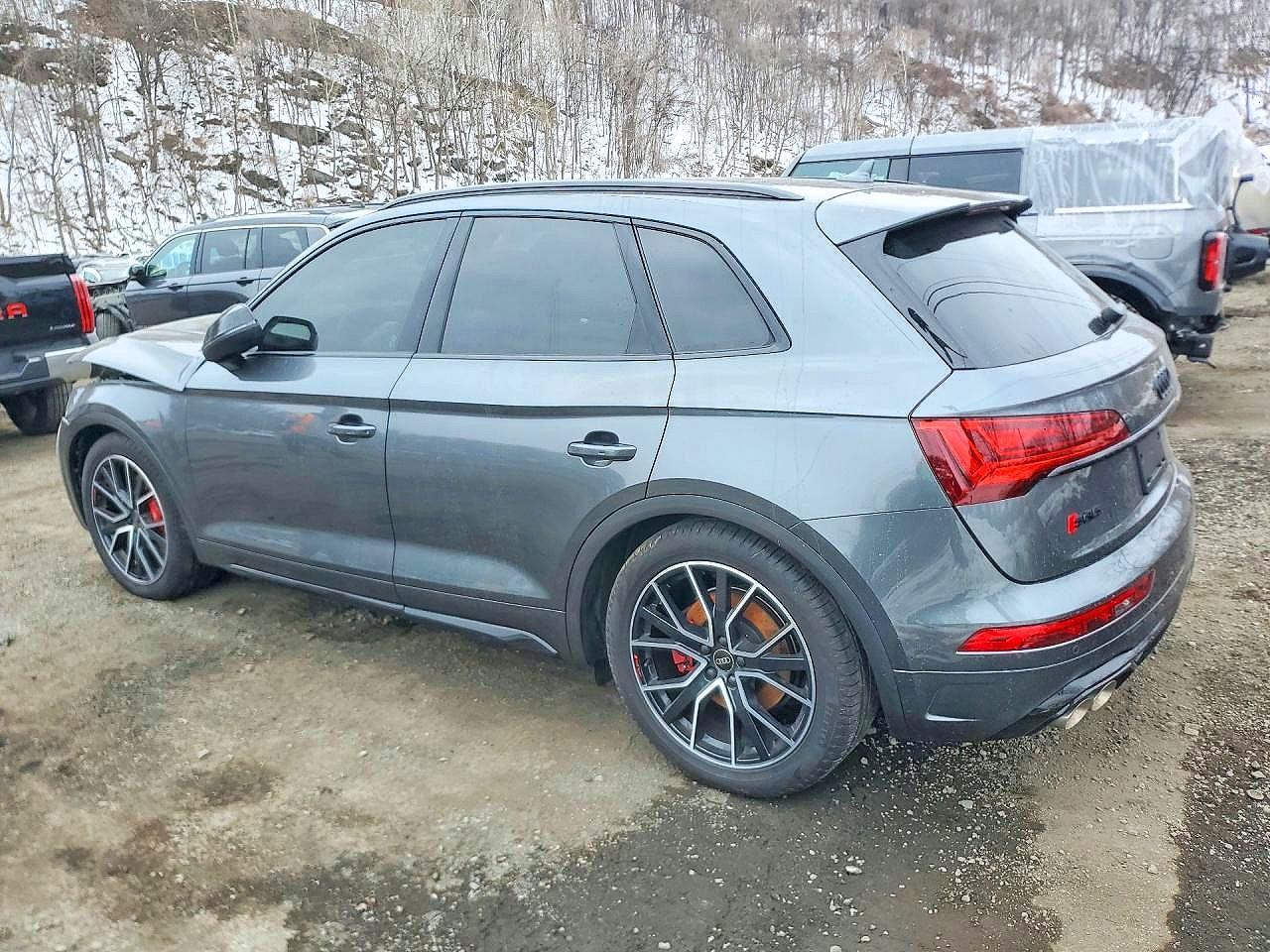 Salvage 2025 Audi Sq5 