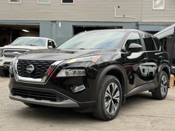 2023 nissan rogue SV in Black - Front Three-Quarter View - BidGoDrive Inventory