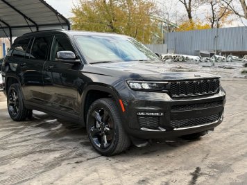 2023 jeep grand-cherokee L Limited in Green - Front Three-Quarter View - BidGoDrive Inventory