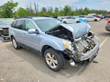 2014 subaru outback LIMITED in Silver - Front Three-Quarter View - BidGoDrive Inventory