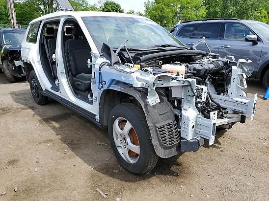 Salvage 2021 Jeep Grand Cherokee Laredo
