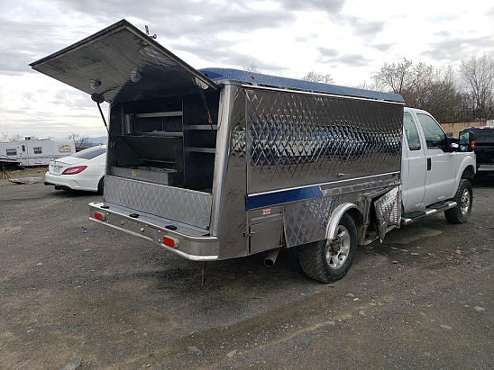 Salvage 2016 Ford F250 Food Truck