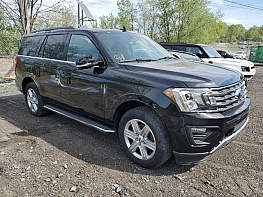 Salvage 2021 Ford Expedition  - Black SUV - Front Three-Quarter View