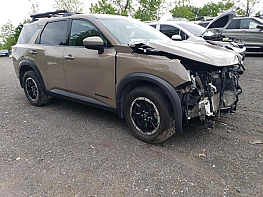 Salvage 2023 Nissan Pathfinder ROCK CREEK - Brown SUV - Front Three-Quarter View