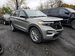 Salvage 2020 Ford Explorer XLT - Gray SUV - Front Three-Quarter View