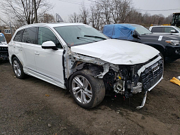 Salvage 2023 Audi Q7  - White SUV - Front Three-Quarter View