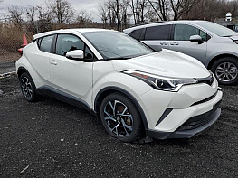 Salvage 2019 Toyota C-hr XLE - White HatchBack - Front Three-Quarter View